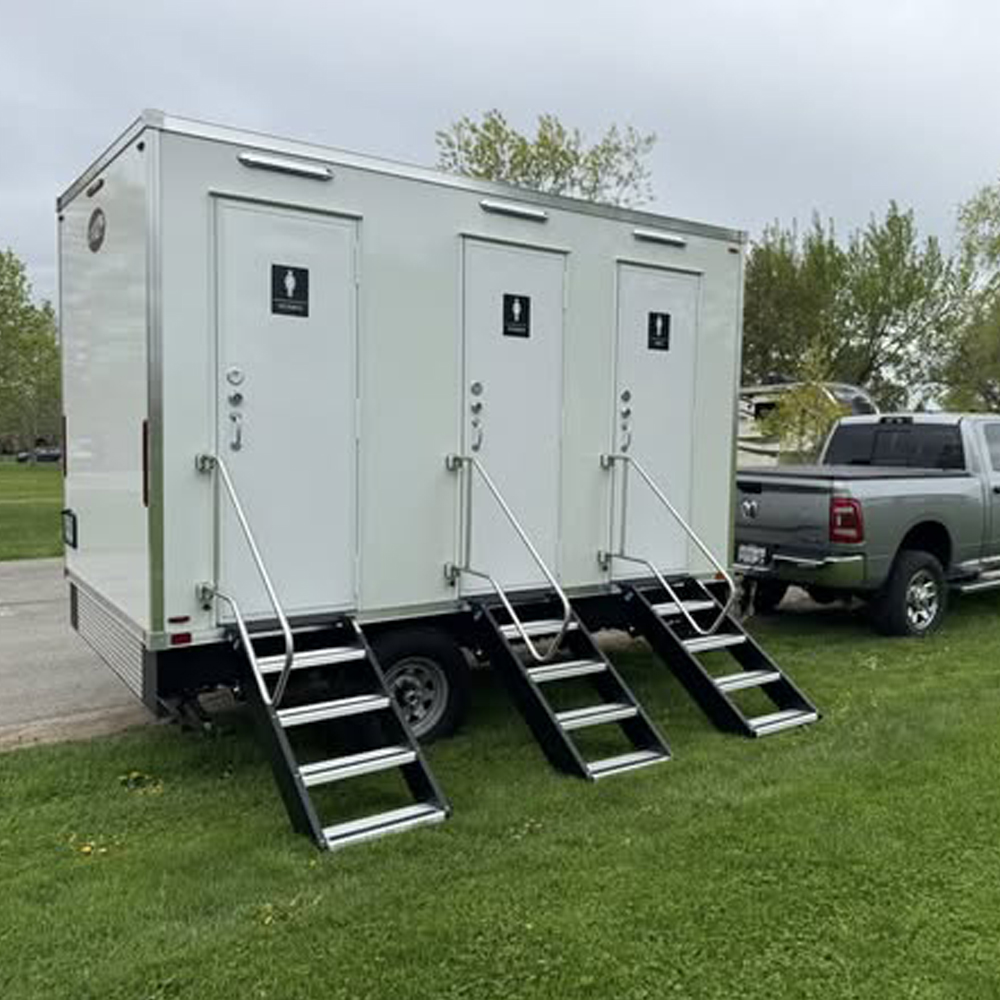Outdoor Camping Rental - Mobile Toilet Trailer Luxury 3 Stalls